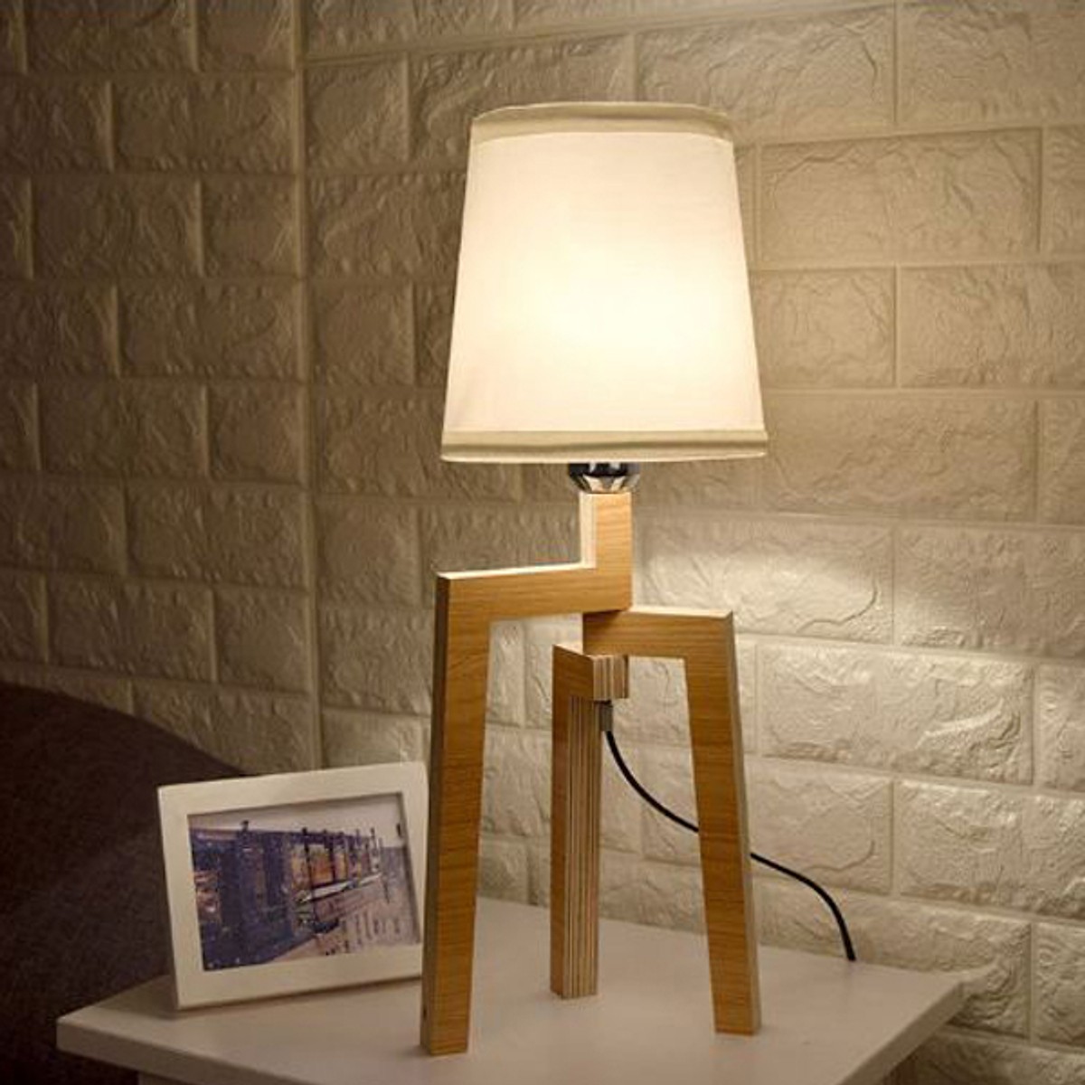 Đèn trang trí phòng ngủ kèm bóng LED CN400 đế gỗ cao cấp