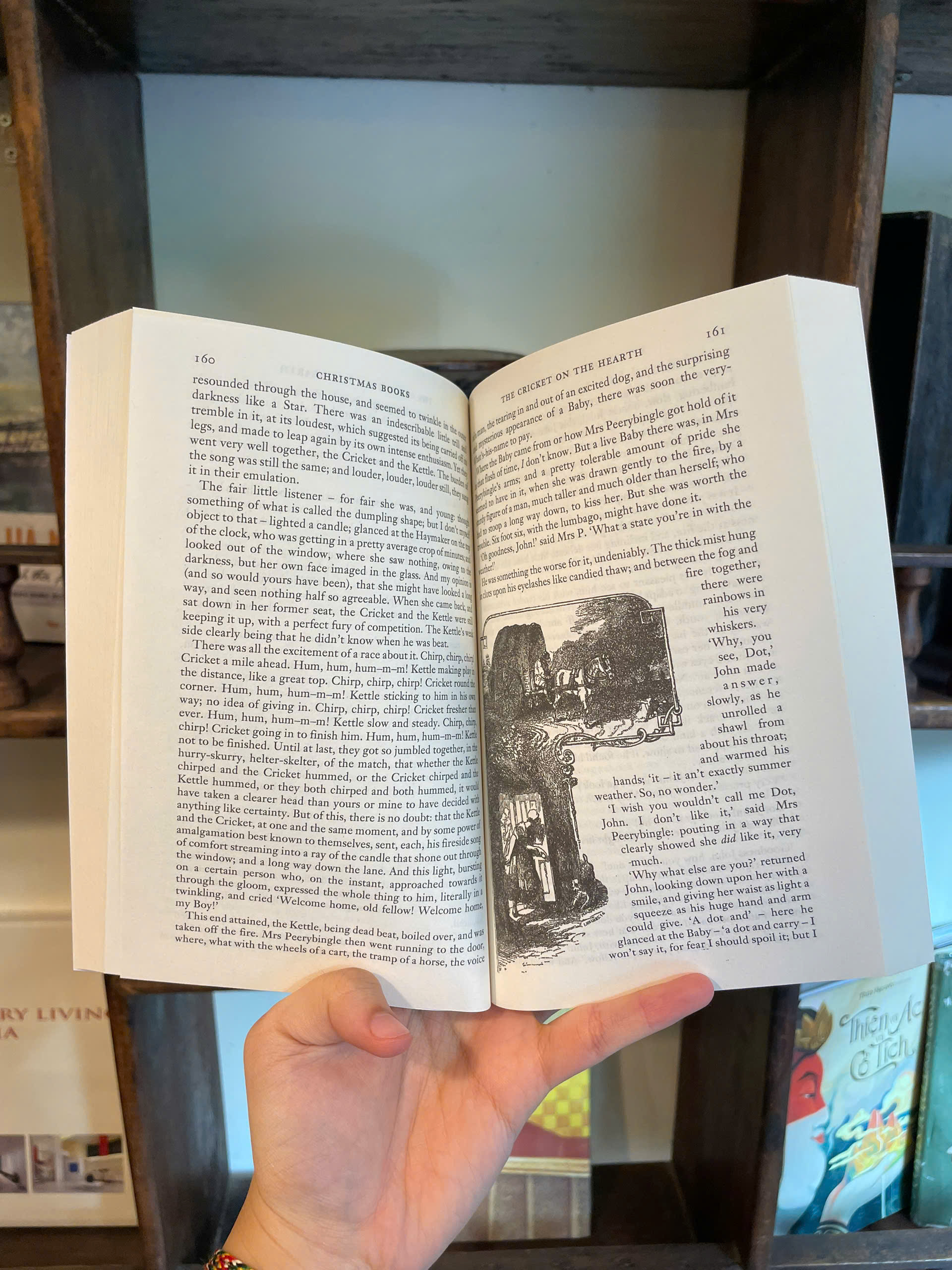 Sách - Christmas Books by Charles Dickens - Classics/ Fiction /Christmas book in English - Ngoại Văn