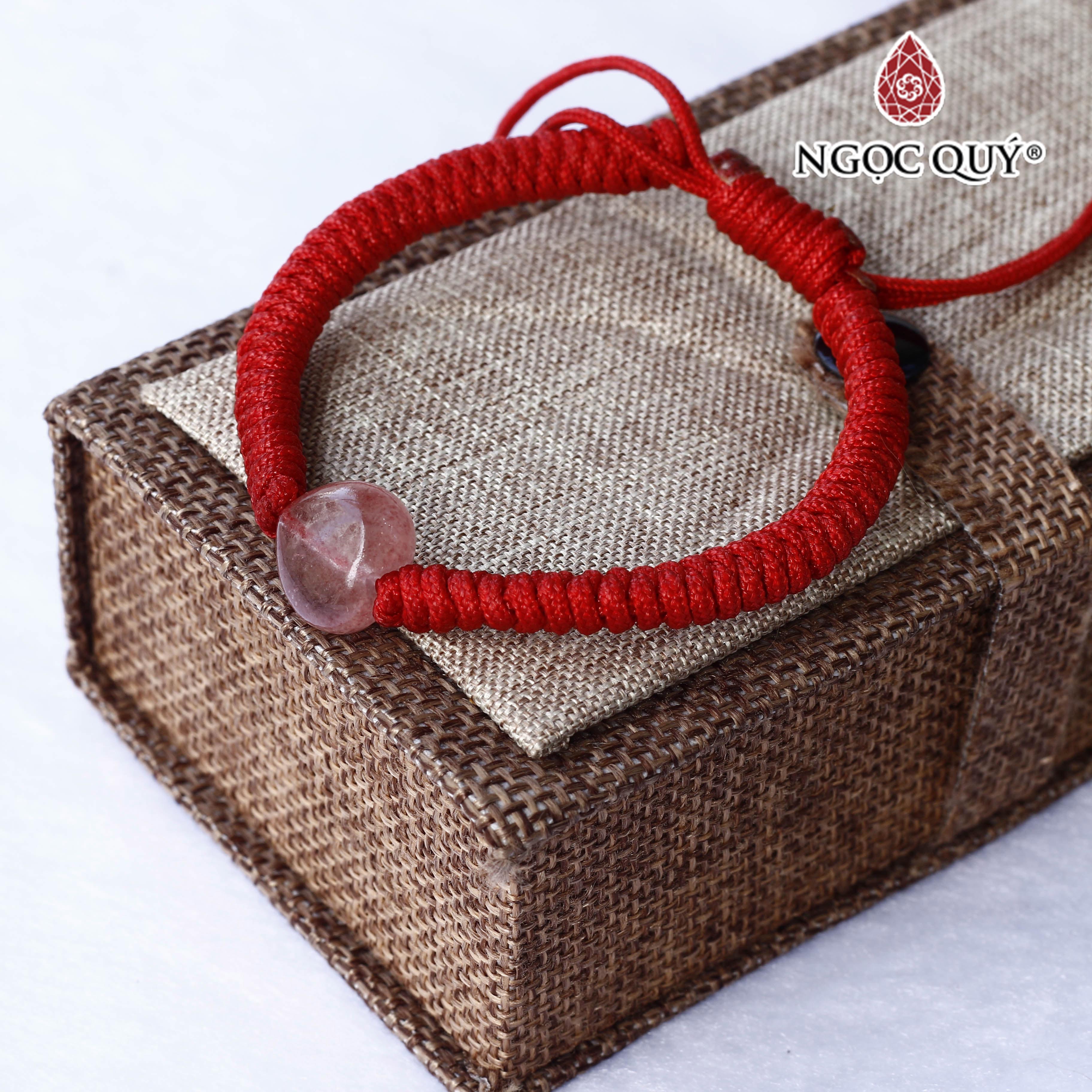Vòng thắt dây đỏ trái tim đá thạch anh dâu hợp mệnh hỏa, thổ - Ngọc Quý Gemstones