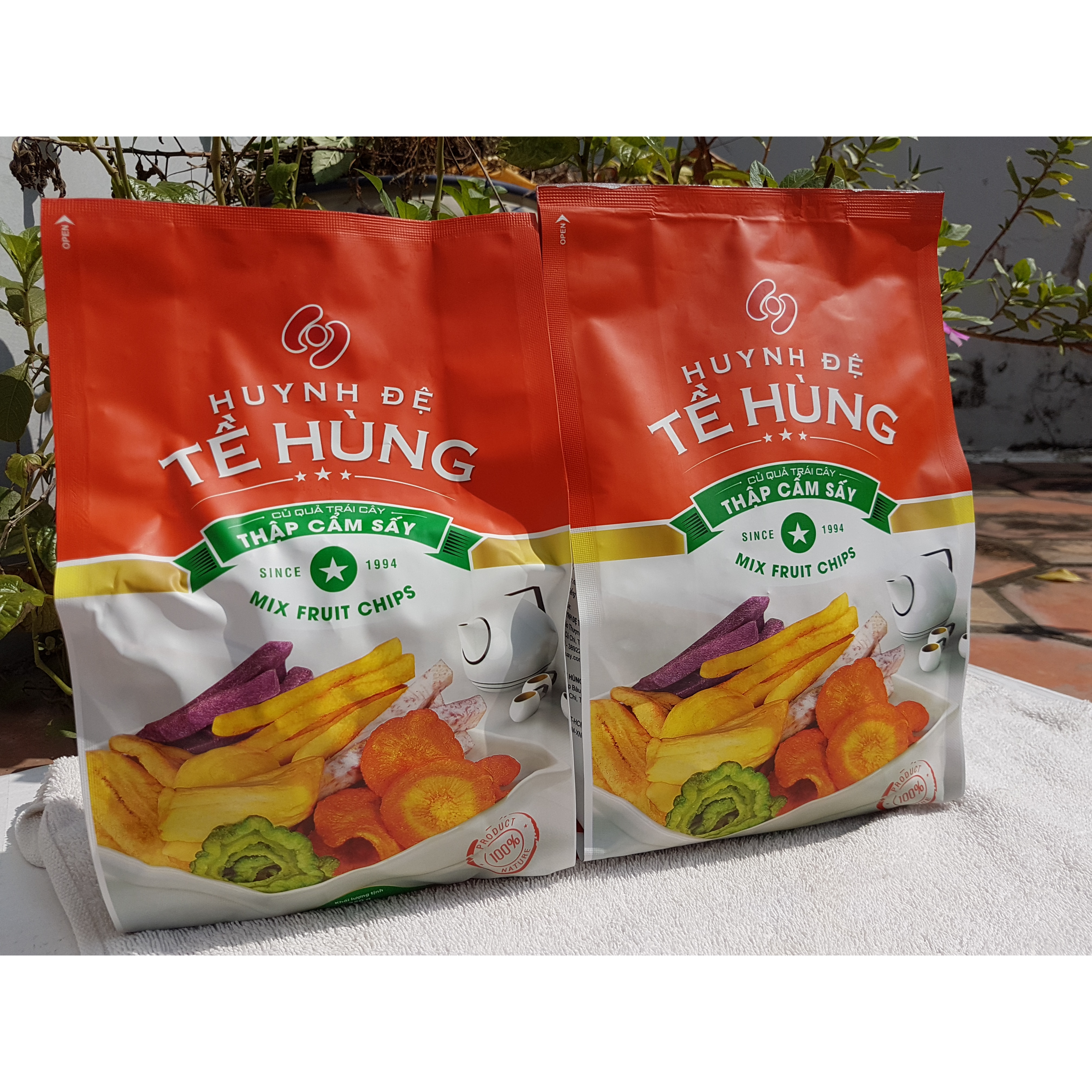 Hình ảnh Trái cây sấy khô thập cẩm Huynh Đệ Tề Hùng 1kg ( 2 túi 500g)