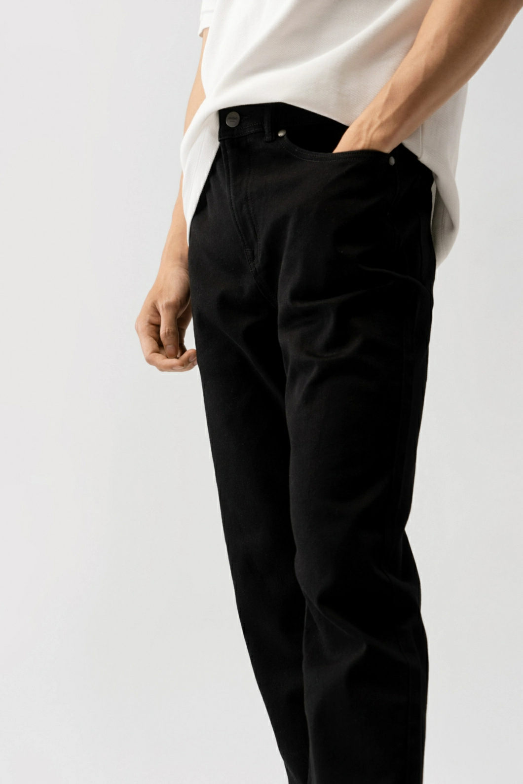 Hình ảnh ROUTINE | Quần jean đen trơn form Slim Crop (chiều dài đến mắt cá chân) - 10S23DPA108CR2 | LASTORE MENSWEAR