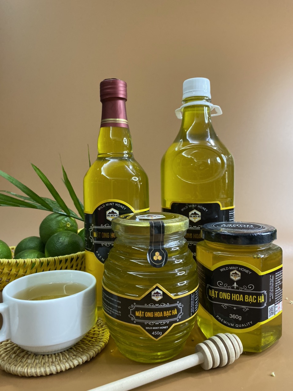 Mật ong hoa bạc hà Ong Miền Núi 700g