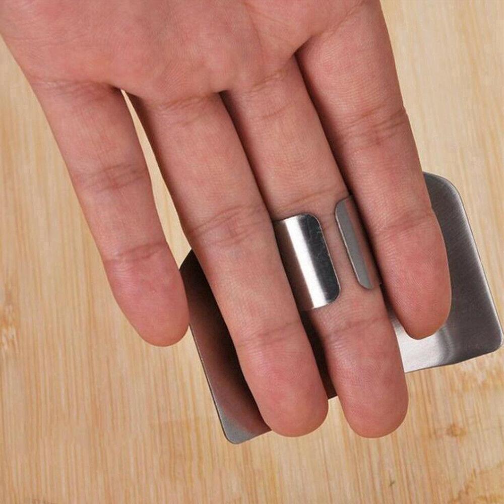 Dụng cụ bảo vệ ngón tay khi cắt thức ăn bằng thép không gỉ