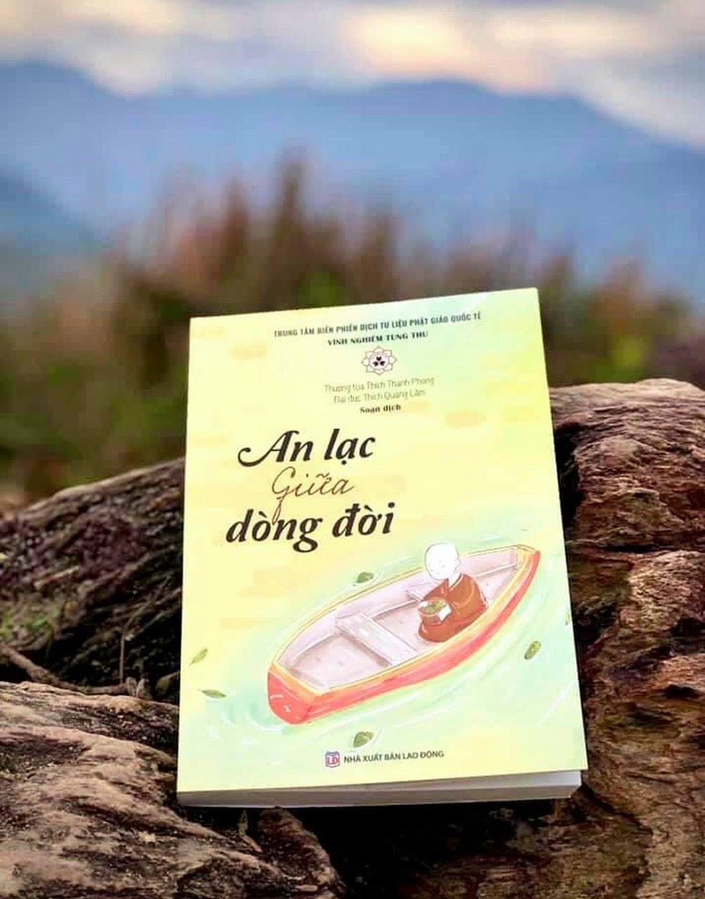 An lạc giữa dòng đời