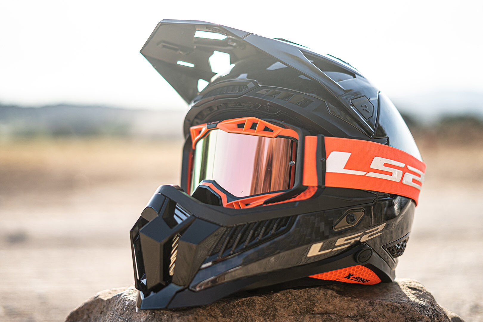 Mũ Cào Cào LS2 MX703 X-Force Carbon