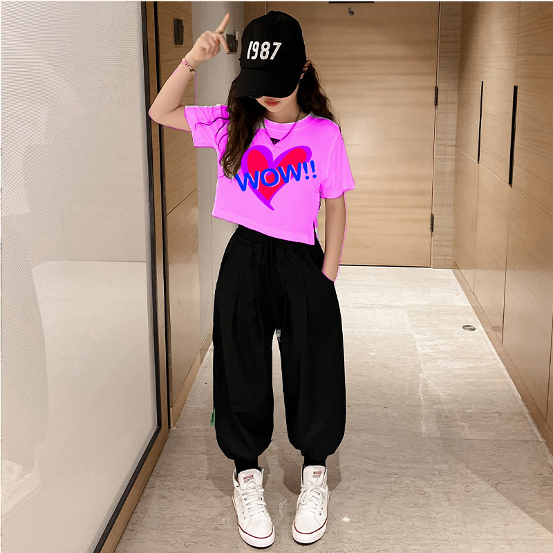 Bộ đồ nhảy bé gái hiphop áo croptop phối quần jogger dây rút, set bộ áo croptop trái tim hồng
