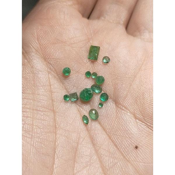 130- L CẢ LÔ hạt EMERALD LỤC BẢO (THIÊN NHIÊN)