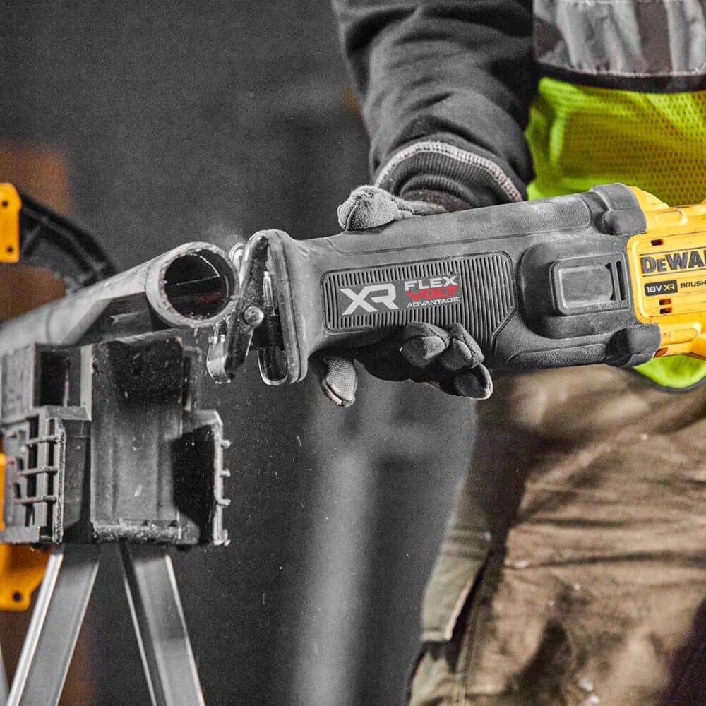 Thân máy cưa kiếm Dewalt Brusless 20/60V Max Flexvolt Advantage DCS386N - Chính hãng