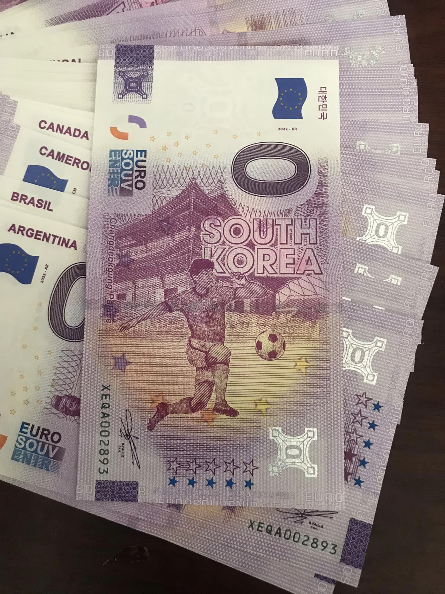 32 tờ 0 Euro kỷ niệm World Cup 2022, bảo an và số lượng giới hạn phát hành