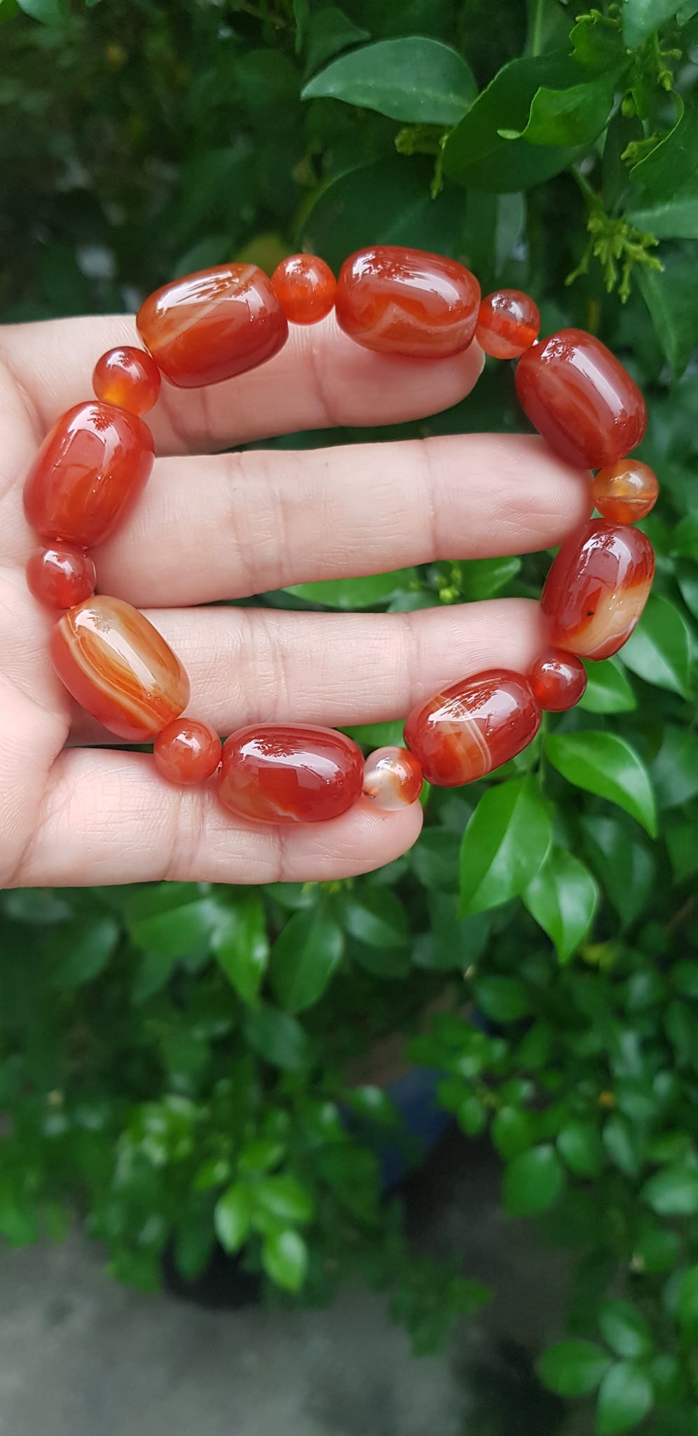 Vòng tay nữ đá mã não đỏ vân phối kiểu hạt thống hạt tròn size hạt 13mm Màu đỏ đậm nhạt vân tự nhiên nữ mệnh hoả mệnh thổ đeo may mắn rẻ xinh đẹp ạ