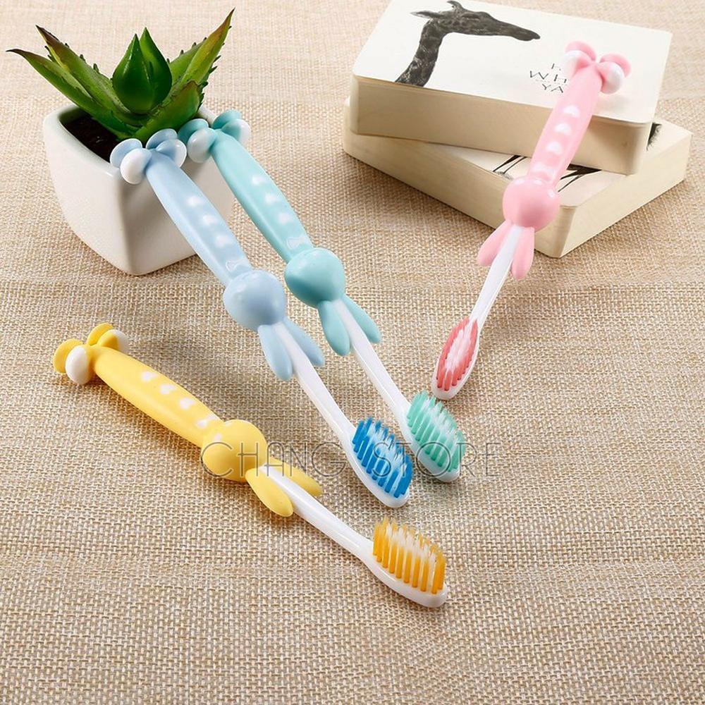 Set 4 Bàn Chải Lông Mềm Bảo Vệ Nướu Hình Thỏ Có Nắp Đậy Cho Bé