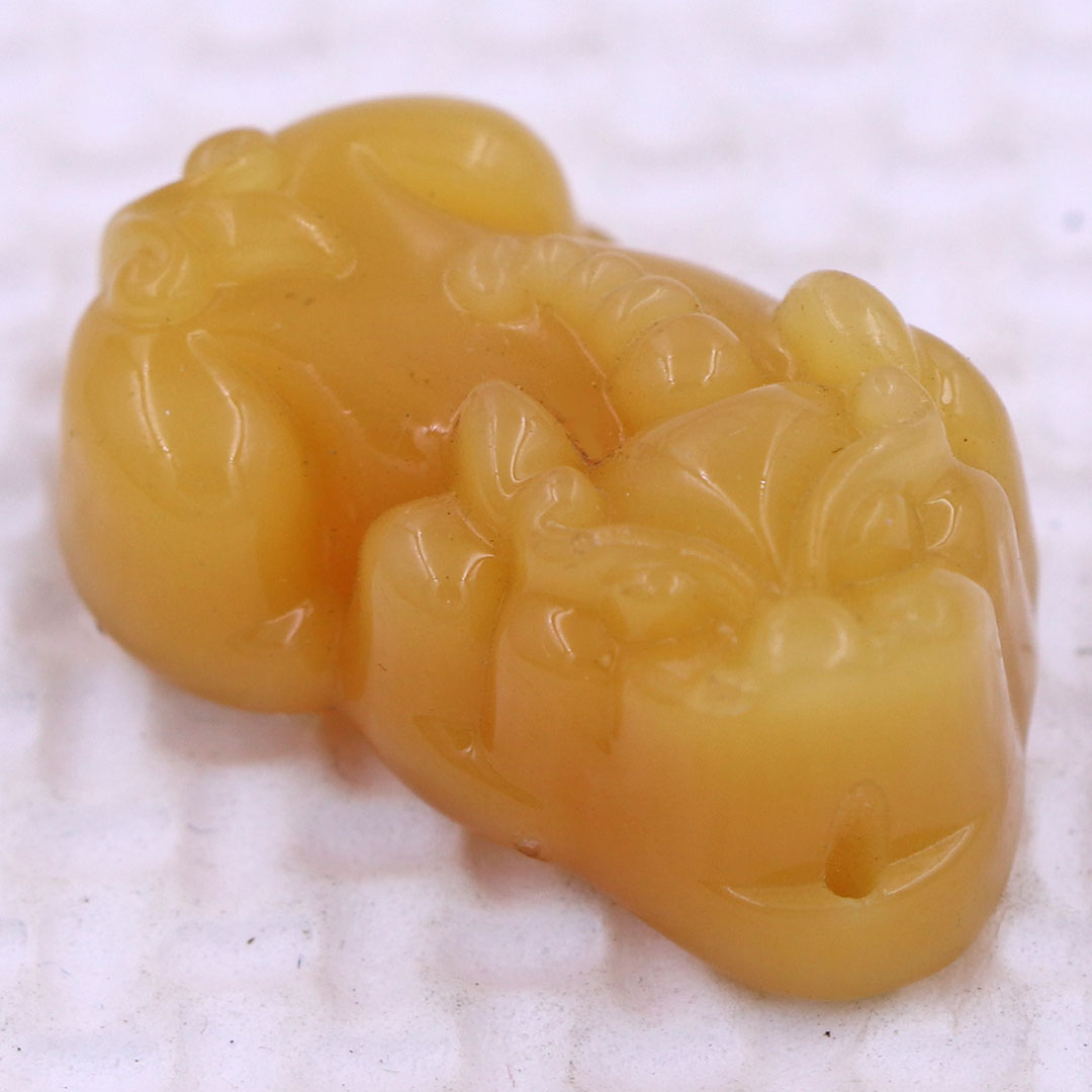 Mặt dây chuyền tỳ hưu đá vàng 3.1 cm  kèm vòng cổ dây cao su đen + móc inox vàng, mặt Tỳ hưu