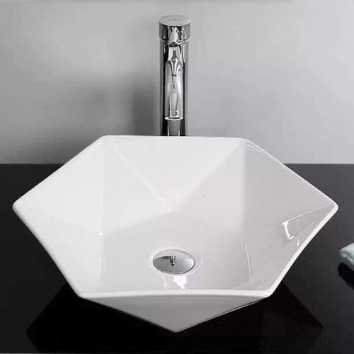 Combo thiết bị vệ sinh GRGM08 3 món gồm bồn cầu kim cương, lavabo lục giác, vòi xịt đẳng cấp