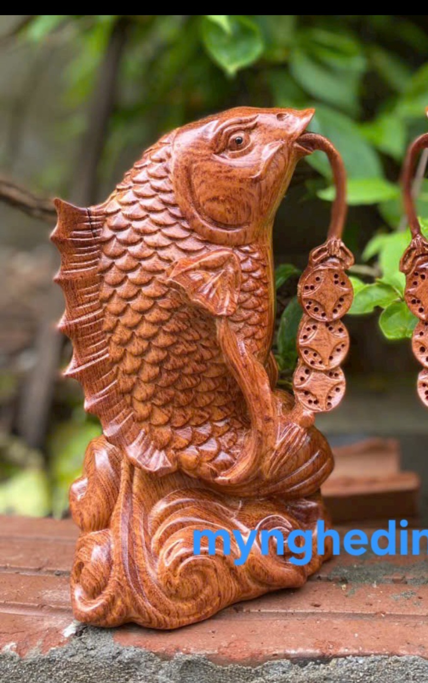Cặp cá chép phong thủy bằng gỗ hương đá cao 30x15x9cm