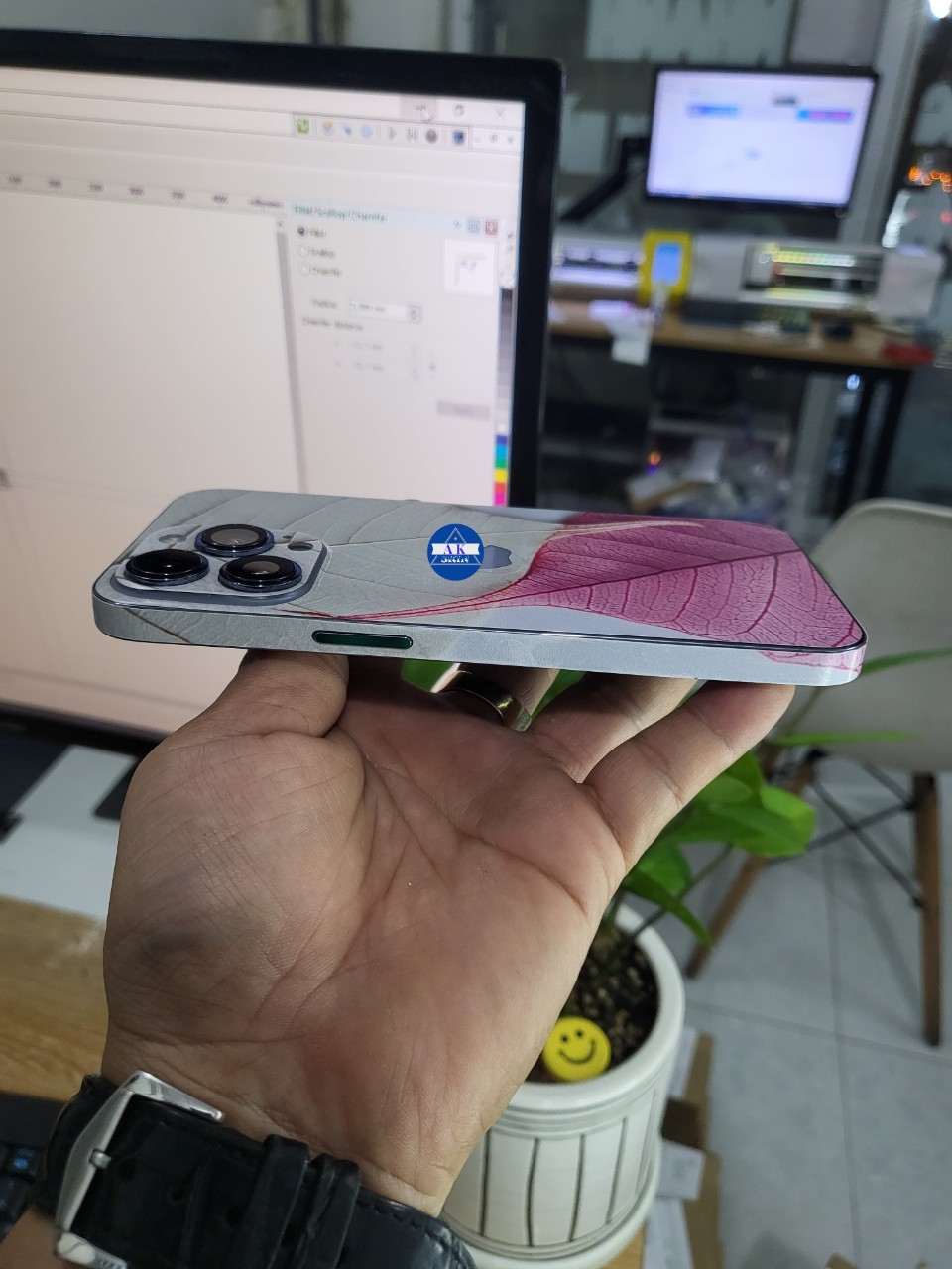 Miếng Dán skin lưng viền rời dành cho iphpne 12 đến 14 pro max, full mã, chống trầy xước chống bám vân tay