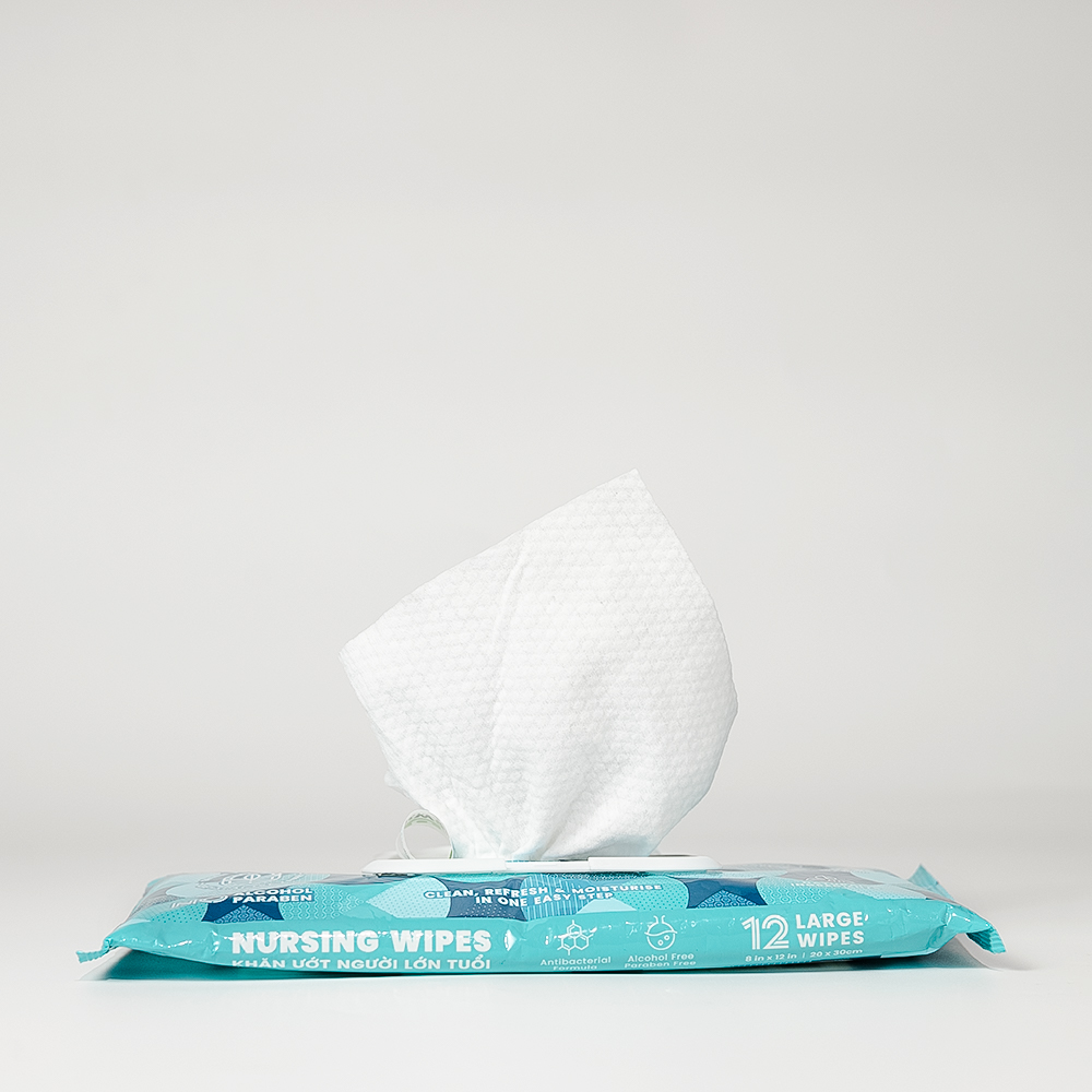 Khăn giấy ướt vệ sinh cơ thể NursingWipes gói 12 khăn size lớn 30x20cm hương trà xanh lau người lớn tuổi, người bệnh, người đi phượt dùng 1 lần