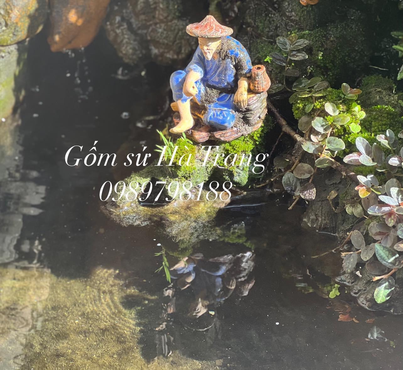 Tượng lão vọng câu cá gốm sứ Bát Tràng trang trí tiểu cảnh sân vườn