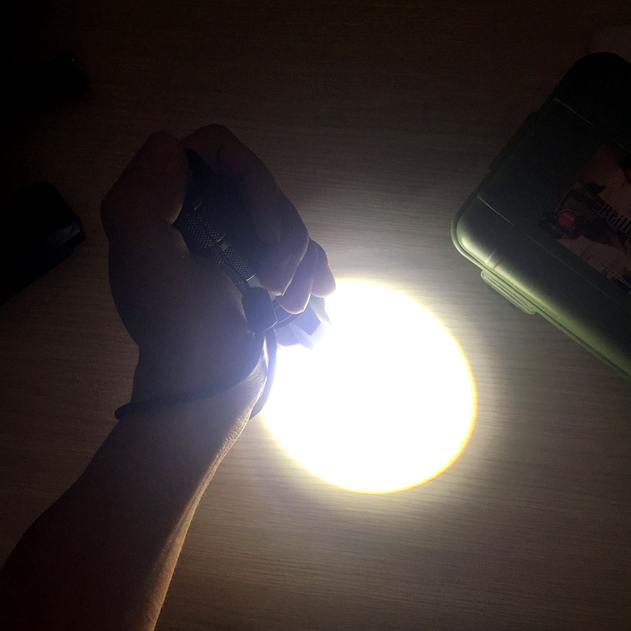 Combo Đèn pin siêu sáng Nhật Bản phiên bản 2020 + Giá gắn đèn pin cho xe đạp - Hàng nhập khẩu