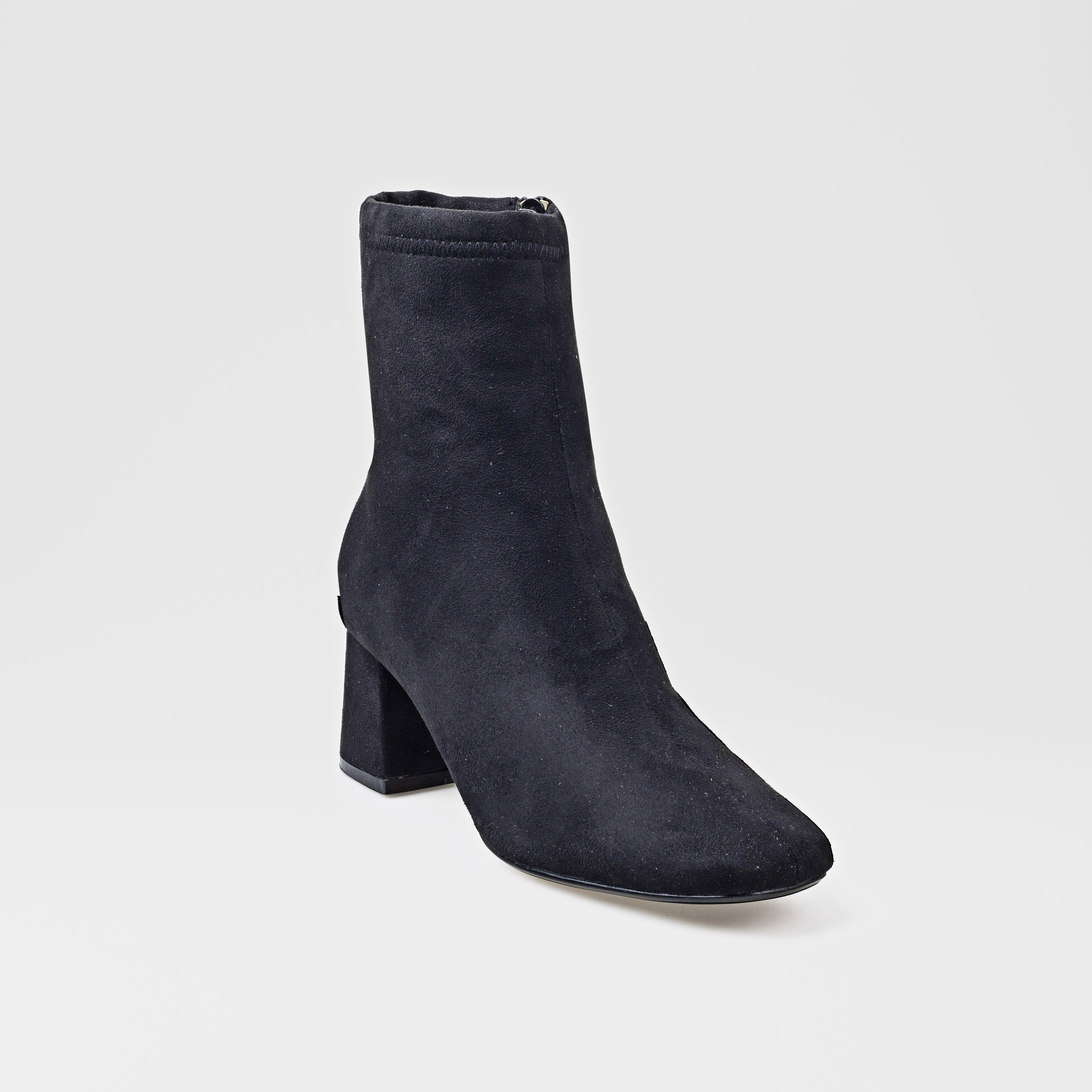 Giày boots nữ mũi vuông ChristinA-Q BOV008