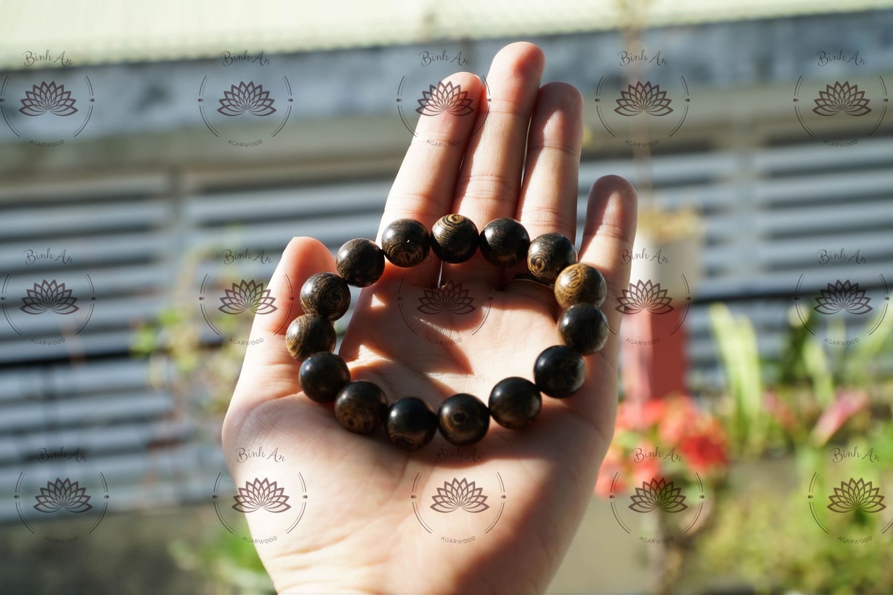 Vòng Tay Trầm Hương Tròn Đơn Sánh Chìm Nước- Trầm Hương Tự Nhiên - Size Nam Nữ, 10mm, 12mm, 14mm, 16mm, 18mm