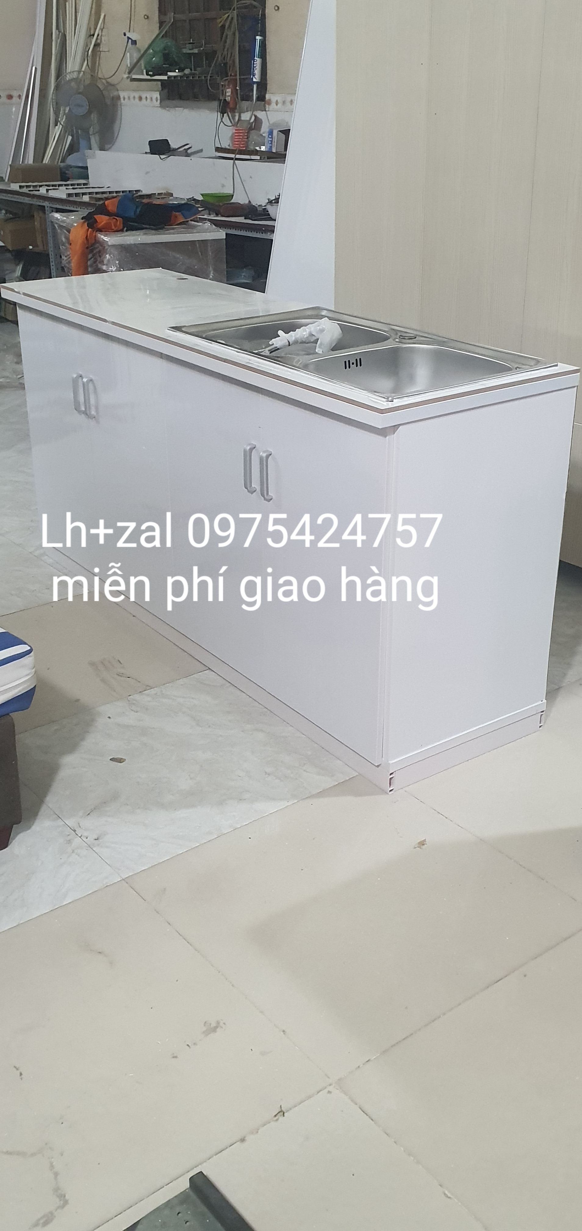 Tủ bếp sẵn bồn mặt gạch