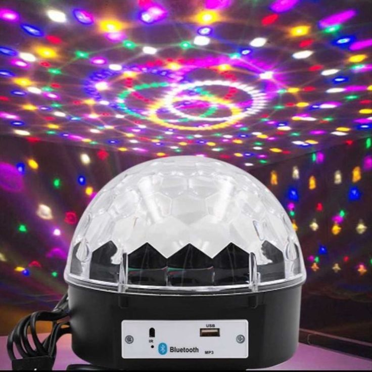 Đèn led trang trí sân khấu cầu xoay cảm biến nhạc + Remote