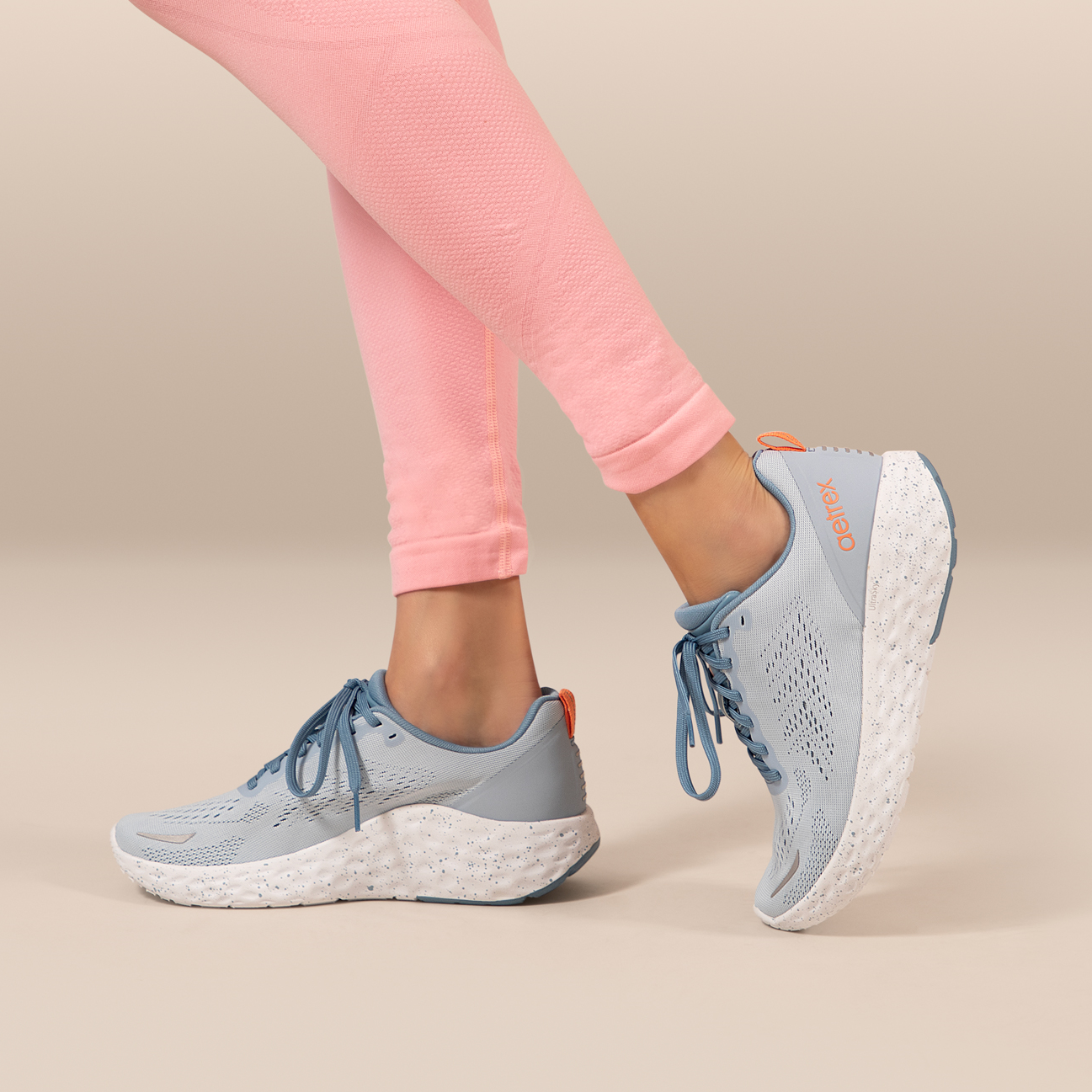 Giày thể thao sức khoẻ nữ Aetrex Danika Blue - Sneaker cao gót đế đệm mềm nhẹ