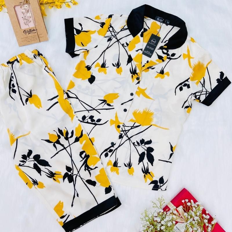 Bộ đồ Pyjama nữ, đồ mặc nhà lụa VILADY - B144 Quần Lửng Tay Cộc Họa Tiết Chim Màu Vàng, chất liệu lụa Pháp