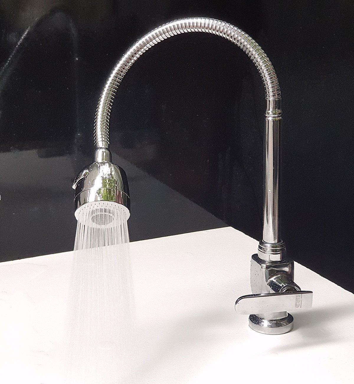 Vòi rửa chén lạnh cần lò xo Đồng mạ Chrome Eurolife EL-RC01