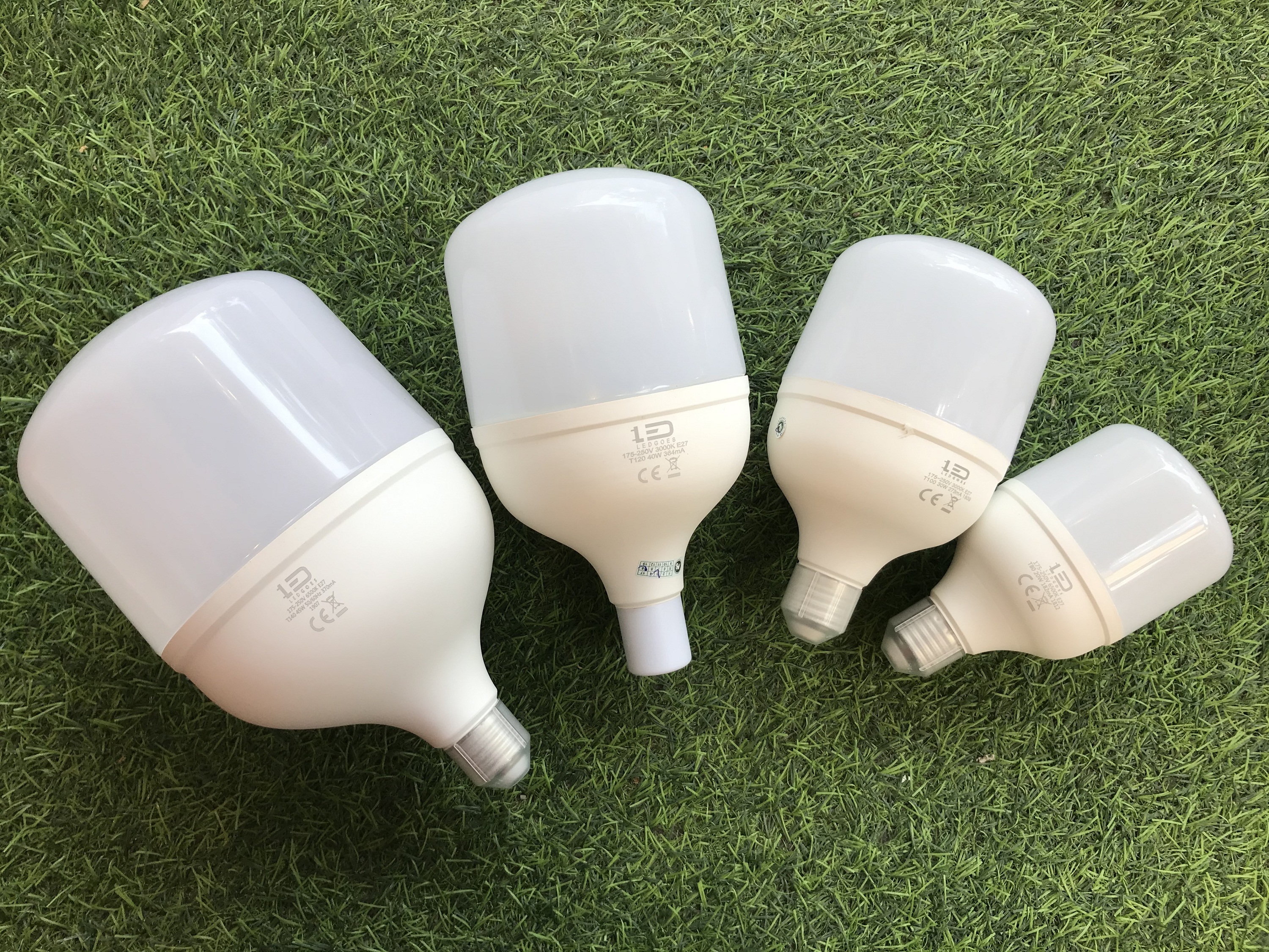 Bóng đèn LED bulb trụ LEDGOES 13W