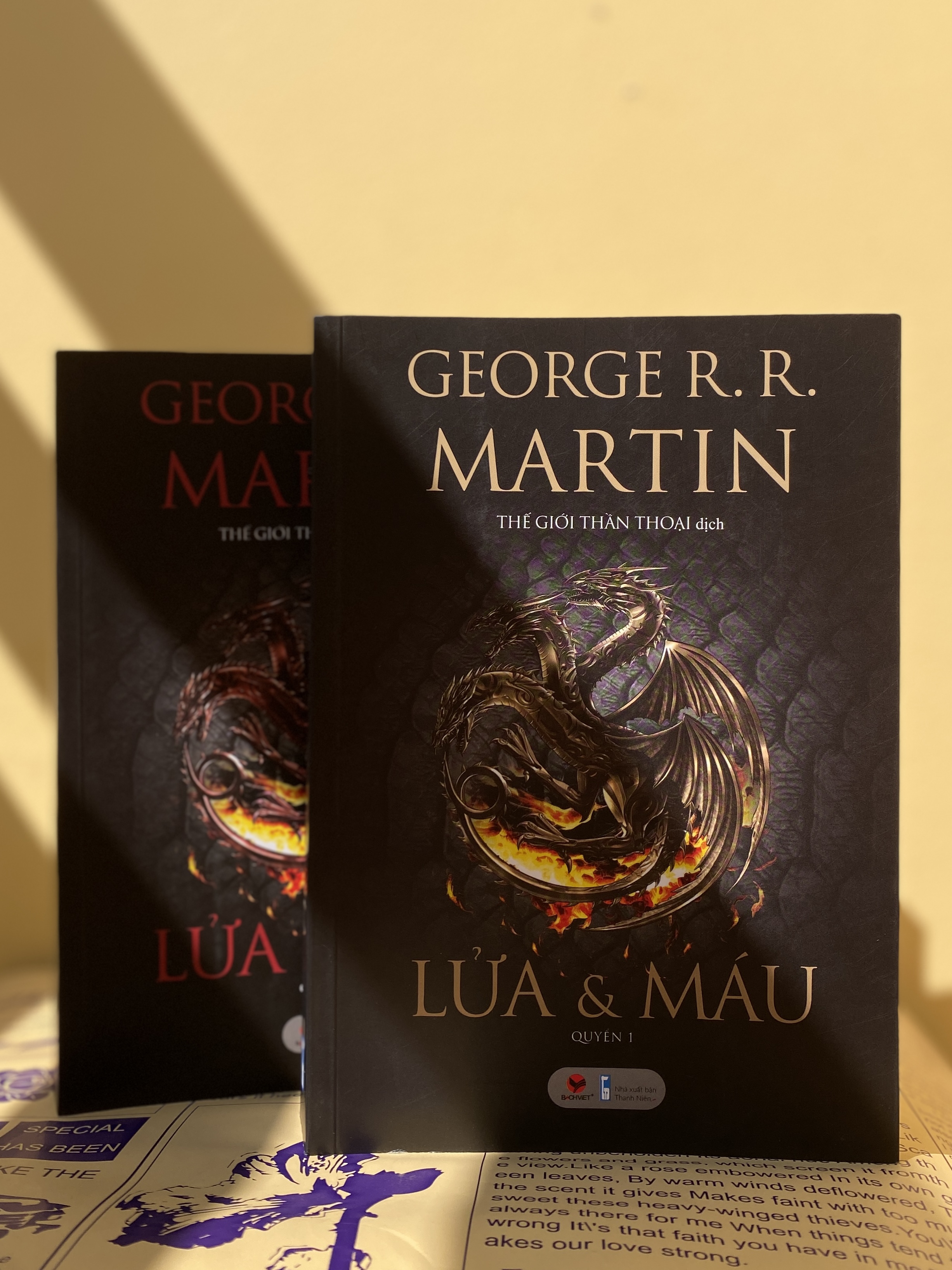 Sách - Lửa và Máu (Bộ 2 tập) - Bách việt