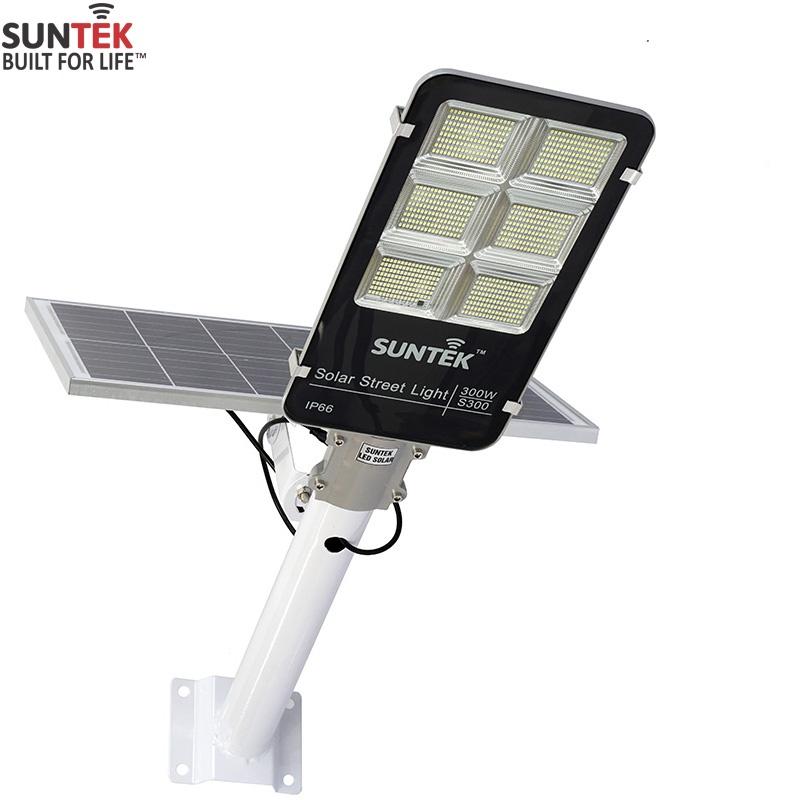 Đèn Đường Năng Lượng Mặt Trời SUNTEK LED Solar Street Light S300 300W - Chiếu sáng liên tục 16 giờ | Tuổi thọ 6-7 năm | Chống Nước/Bụi/Sét | Tự động Bật/Tắt | Điều khiển Từ xa - Hàng Chính Hãng - Bảo hành 24 tháng