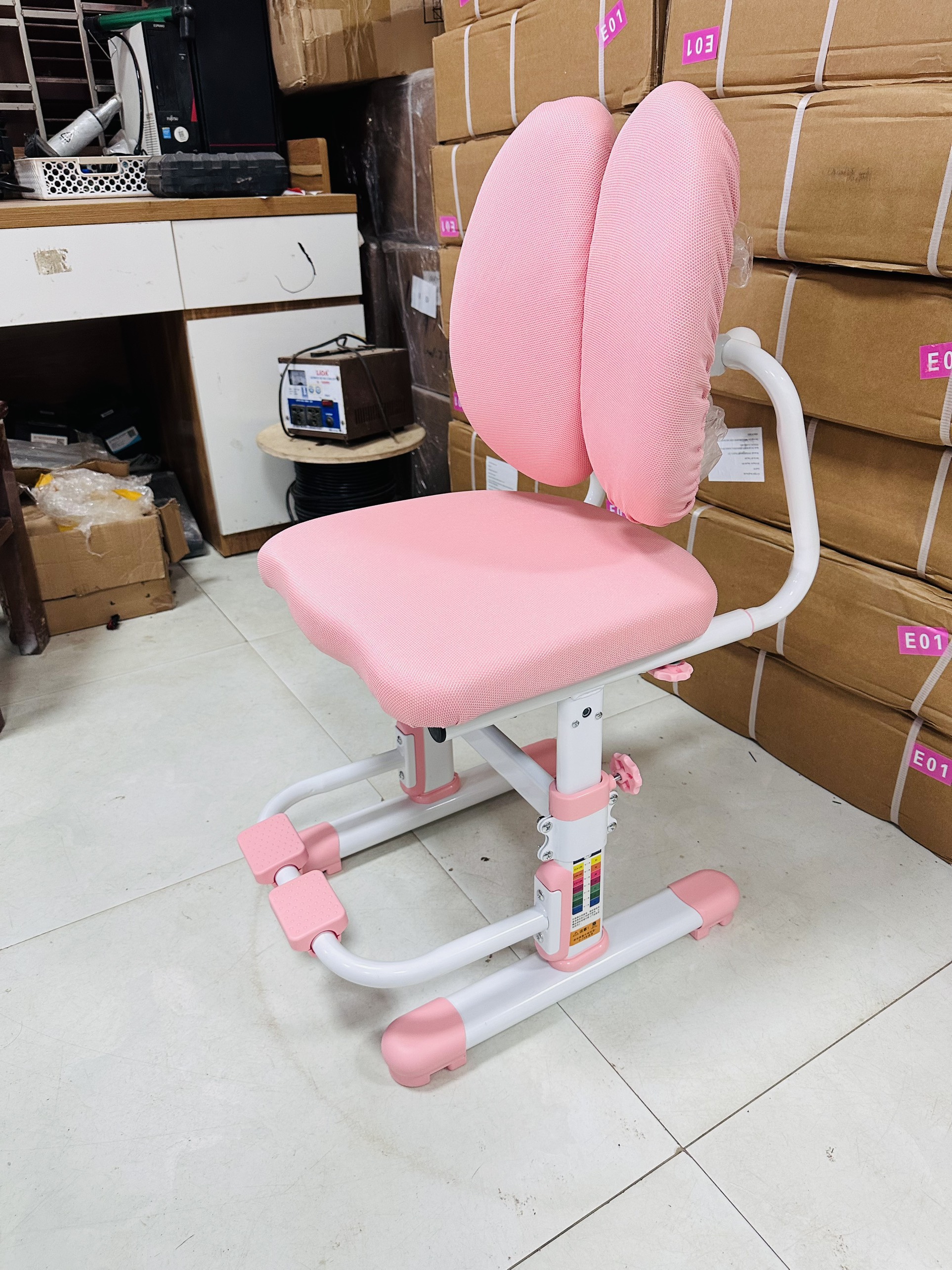 Ghế chống gù trẻ em thông minh G04, ghế điều chỉnh tay quay dễ dàng, kèm bệ để chân cho bé