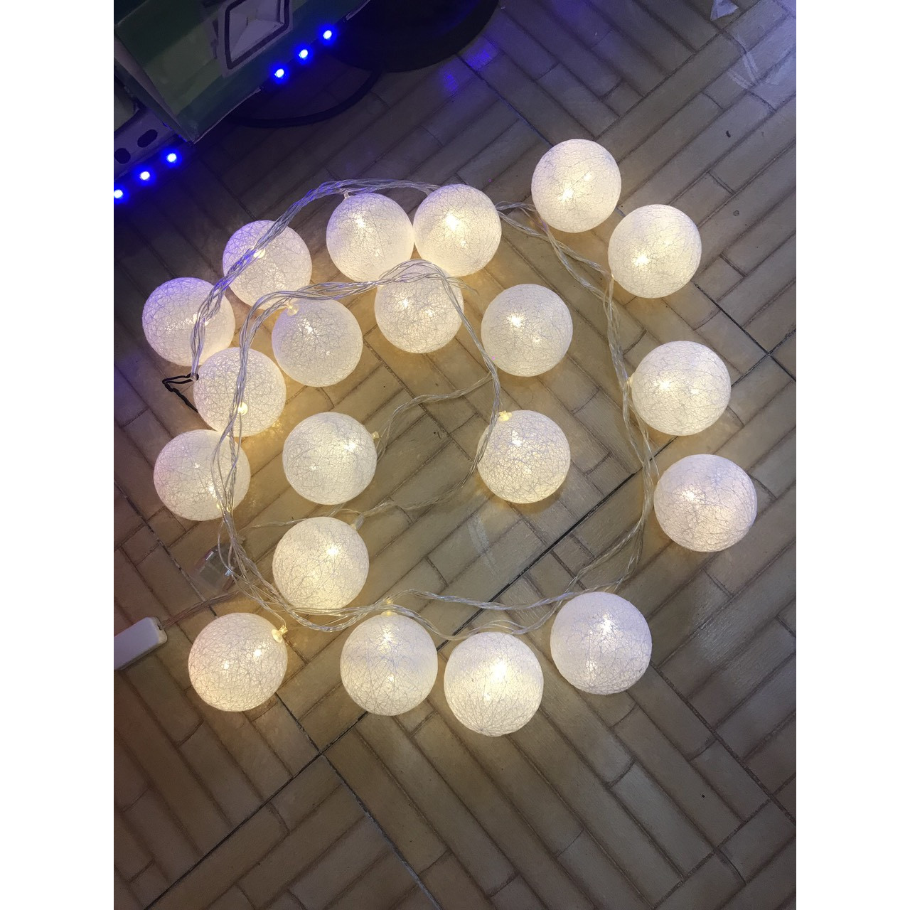 Đèn trang trí 20 bóng dài 2 mét ánh sáng vàng