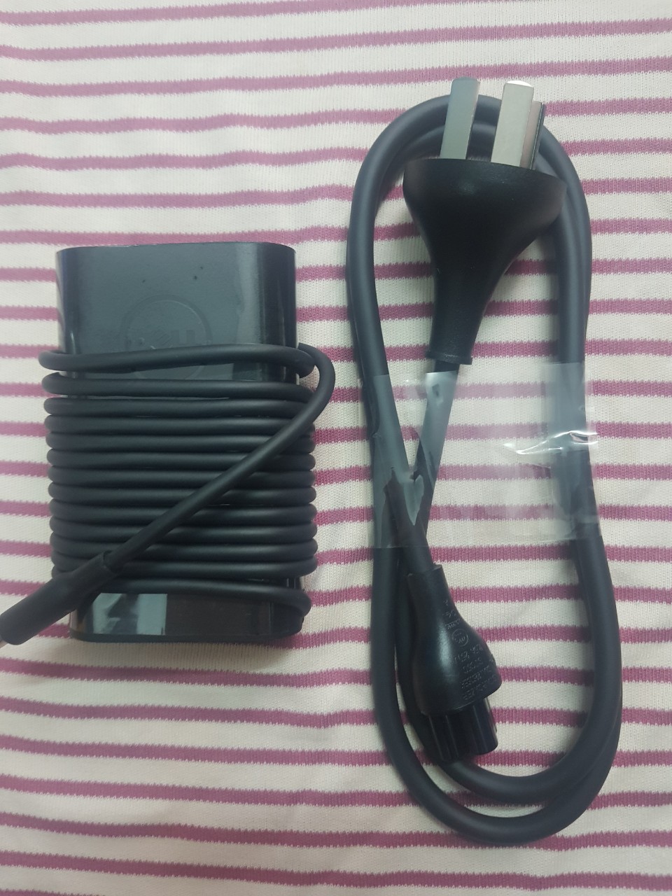 Adapter Sạc laptop Dell Oval 45w đầu kim nhỏ  4.5 mm x 3.0 mm dùng cho laptop XPS 11 12 13 L321X L322X /L221X Ultrabook - Hàng chính hãng