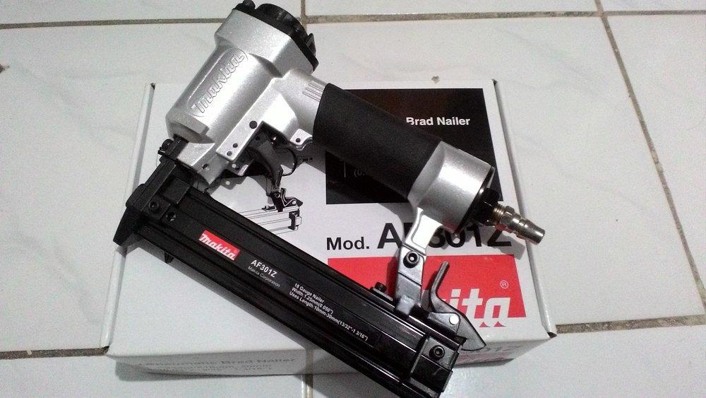 MÁY BẮN ĐINH HƠI MAKITA AF301Z- HÀNG CHÍNH HÃNG