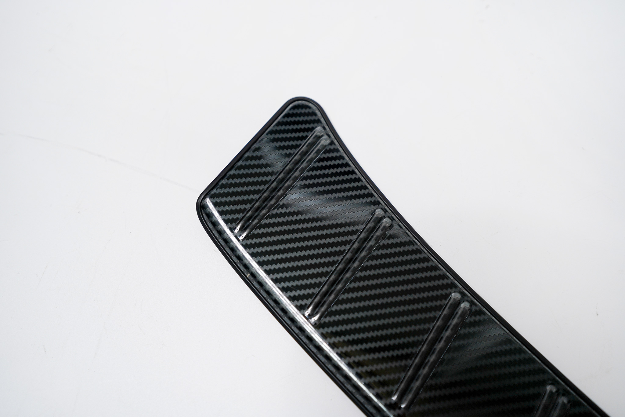 Nẹp Chống Trầy Cốp Ngoài Cao Cấp Dành Cho Xe Lexus RX350 2023+ Chất Liệu CARBON