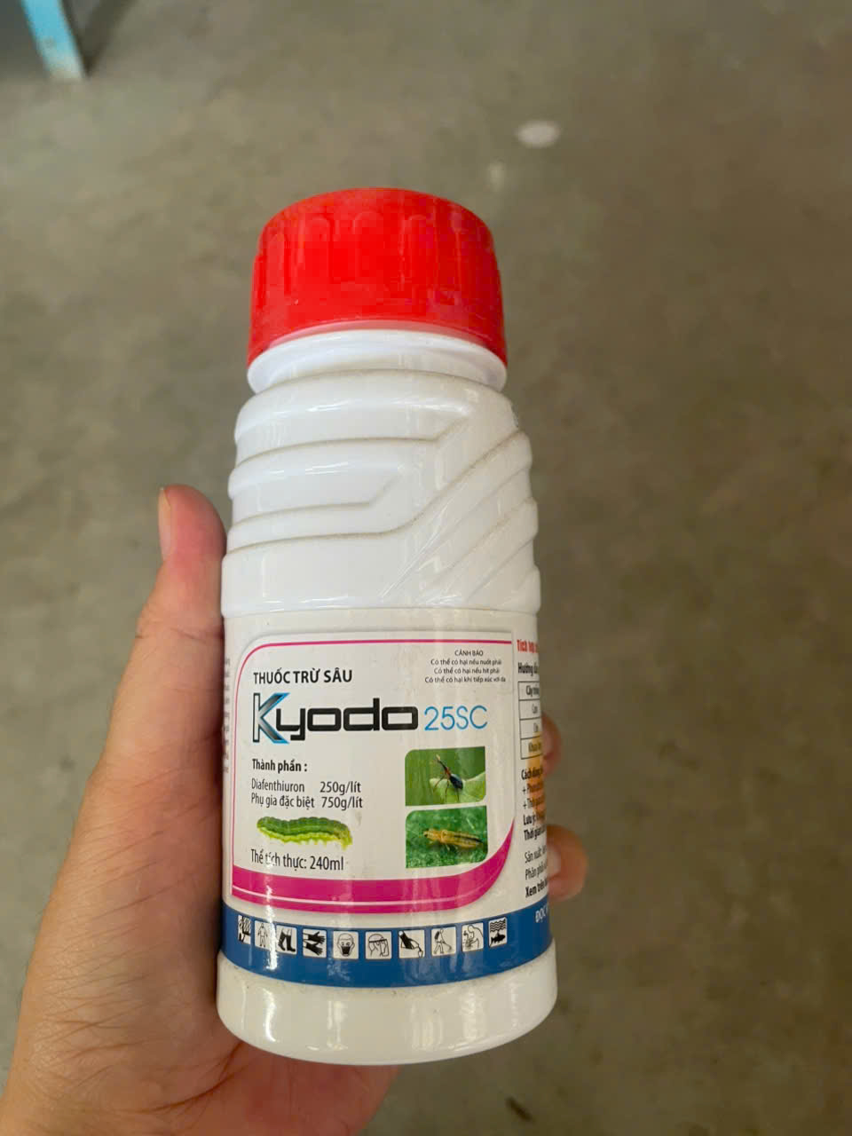 Thuốc trừ sâu đặc trị nhện đỏ, bọ trĩ, sâu tơ và các loại côn trùng chích hút/miệng nhai khác đã kháng thuốc Kyodo 25SC (240ml)
