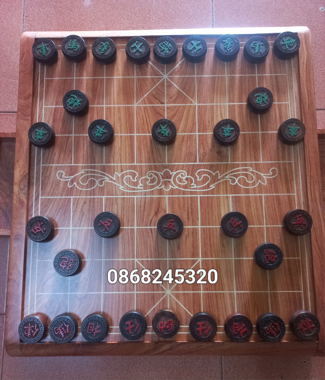 Bộ bàn cờ tướng gỗ hương đá 55×60×8cm + quân gỗ trắc kt 4.5×1.6cm víp