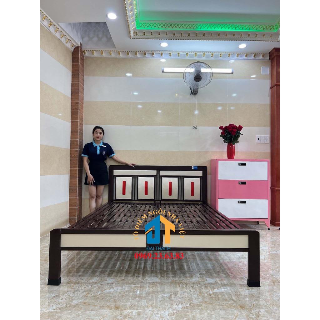 Giường ngủ sắt hộp kiểu gỗ – DT12