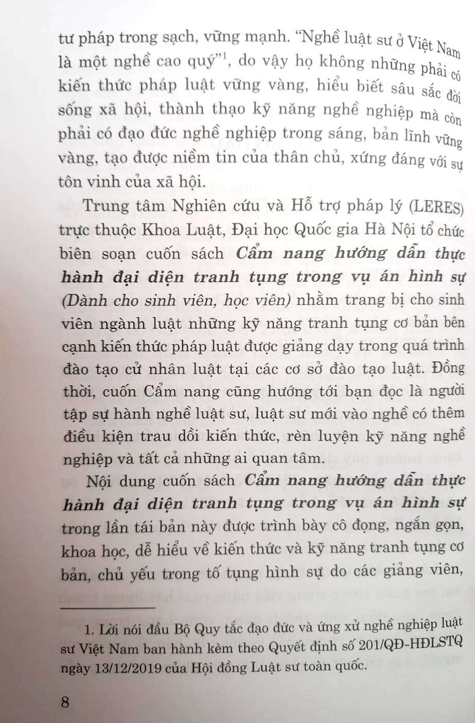 Cẩm nang hướng dẫn thực hành đại diện tranh tụng trong vụ án hình sự