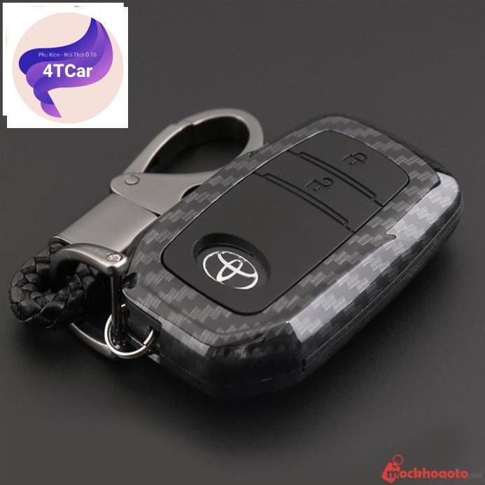 Ốp bảo vệ chìa khoá xe Toyota 2 nút mẫu A bằng carbon - PKXH-26