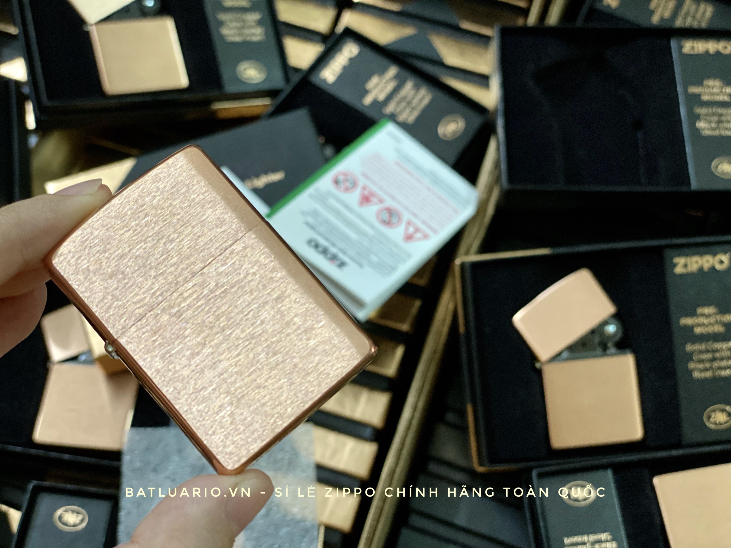 Bật Lửa Zippo 48107 – Zippo Solid Copper – Zippo Copper Case With Black Coated Stainless Steel Insert – Zippo Đồng Đỏ Nguyên Khối 2022