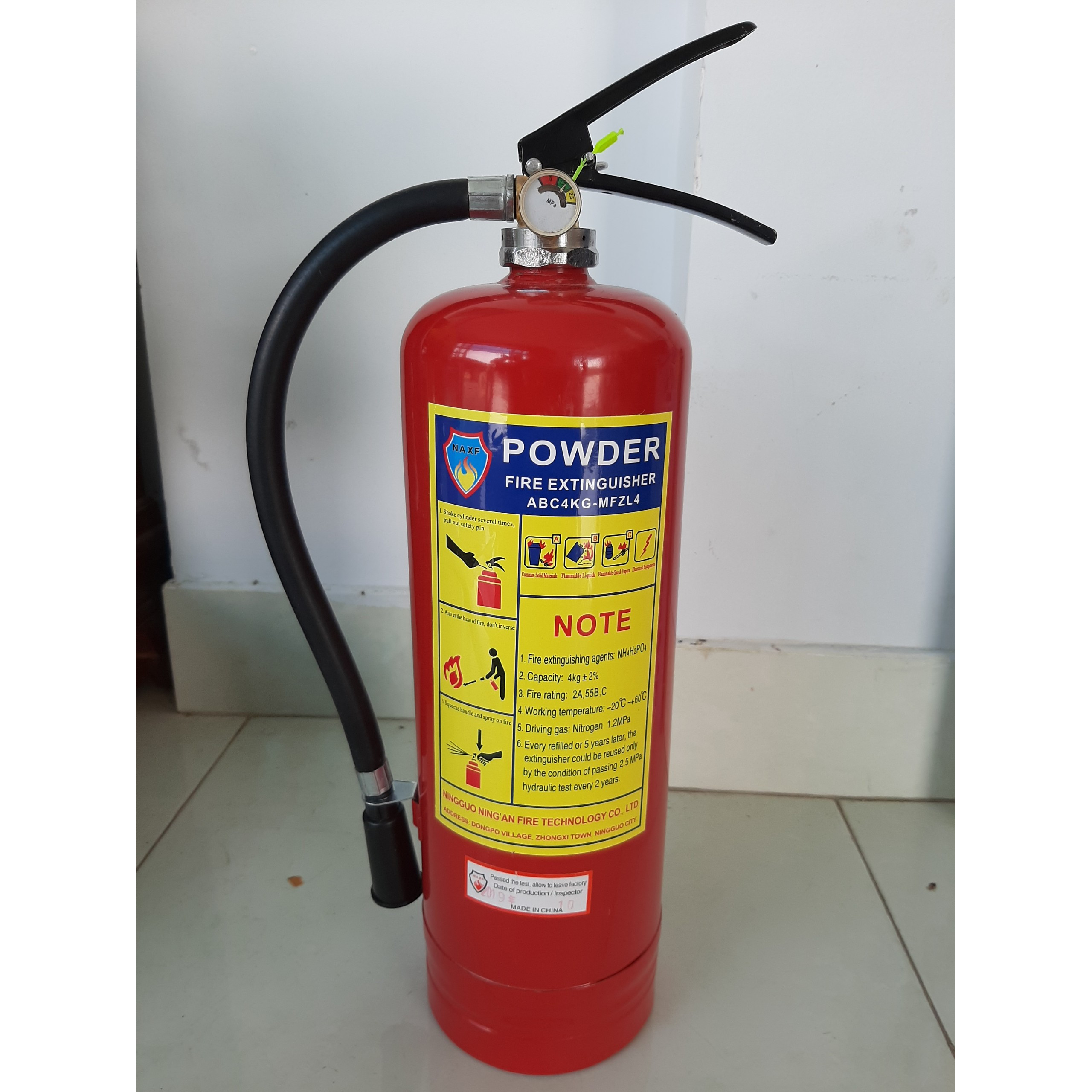Bình cứu hỏa/ chữa cháy bột ABC MFLZ4 4kg ( có tem kiểm định PCCC)