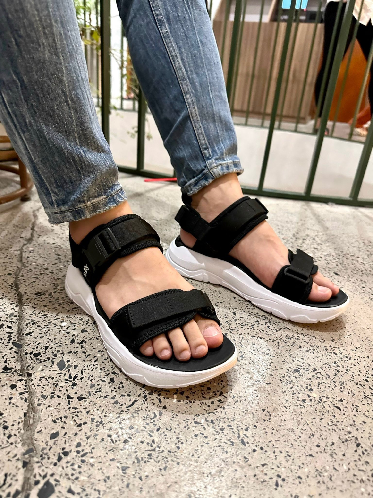 Giày Sandal Nam Nữ Unisex The BiLy Quai Ngang Dây Dù Đế IP Siêu Êm Nhẹ Đế Trắng Màu Đen-BLDT09