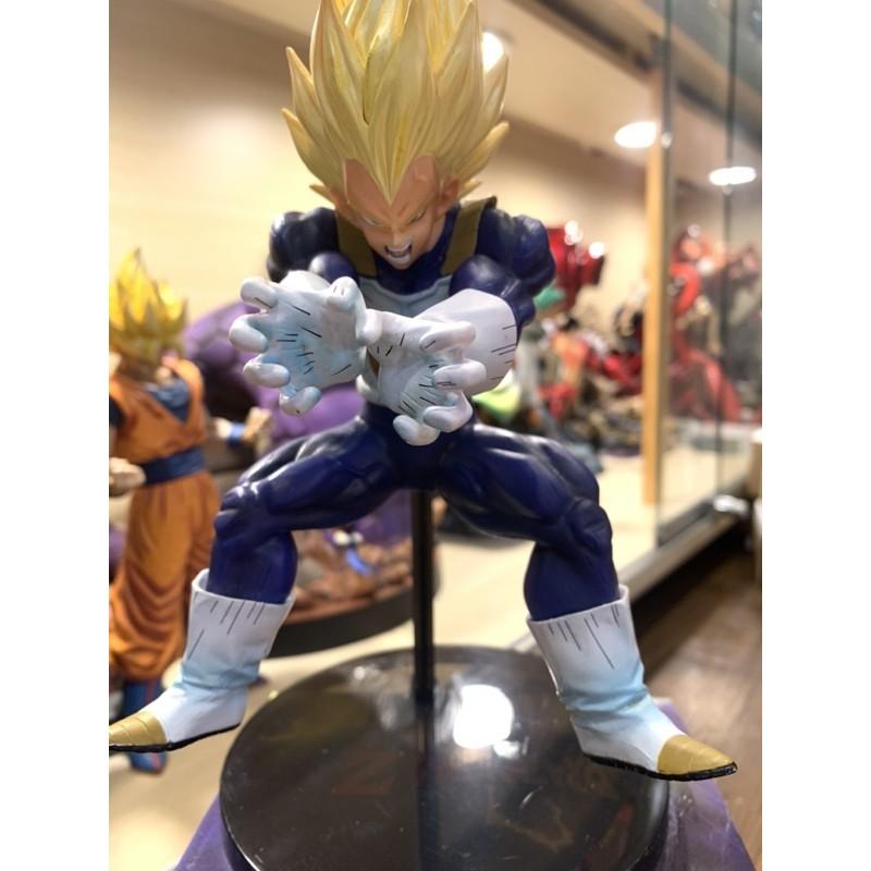 Mô hình Figure Dragon ball 7 viên ngọc rồng Vegeta ss4 đầm tay 23Cm