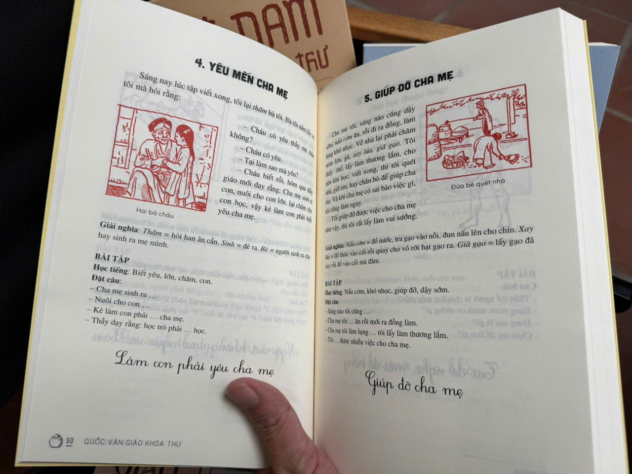 BOXSET VIỆT NAM TIỂU HỌC TÙNG THƯ: QUỐC VĂN GIÁO KHOA THƯ - SỬ KÝ GIÁO KHOA THƯ - LUÂN LÝ GIÁO KHOA THƯ - LUÂN LÝ GIÁO KHOA THƯ - NXB KIM ĐỒNG