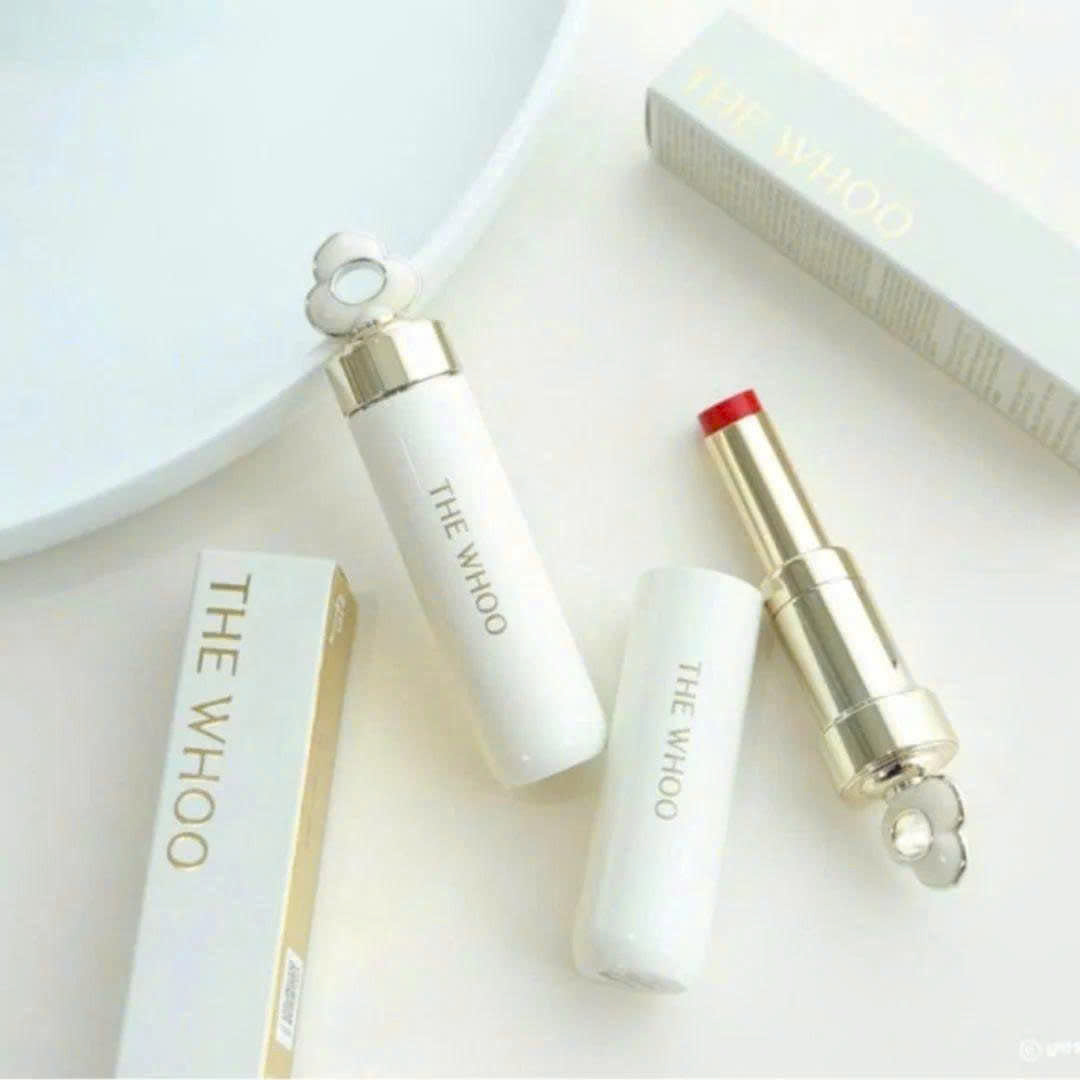 Son Dưỡng Ẩm Chống Nhăn Môi The Whoo Essential Lip Glow Balm Màu 99 Đỏ Cổ Điển