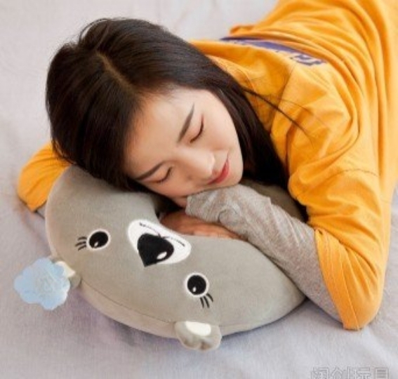 Gối kê cổ Du Lịch Mèo Kitti gối có nút bấm tiện lợi