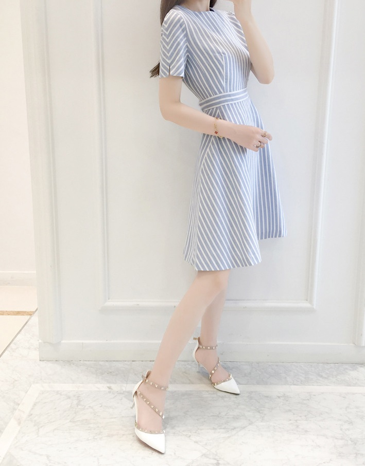 Đầm nữ cổ tròn kẻ sọc dáng  xòe AH83